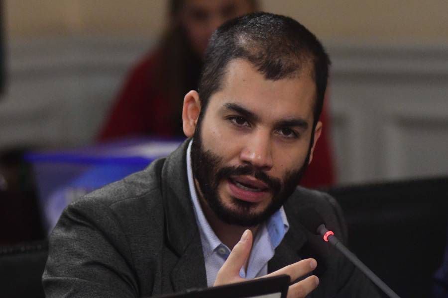 Diputado Garín confirma denuncia a la PDI tras revelar "escalada de acoso digital"