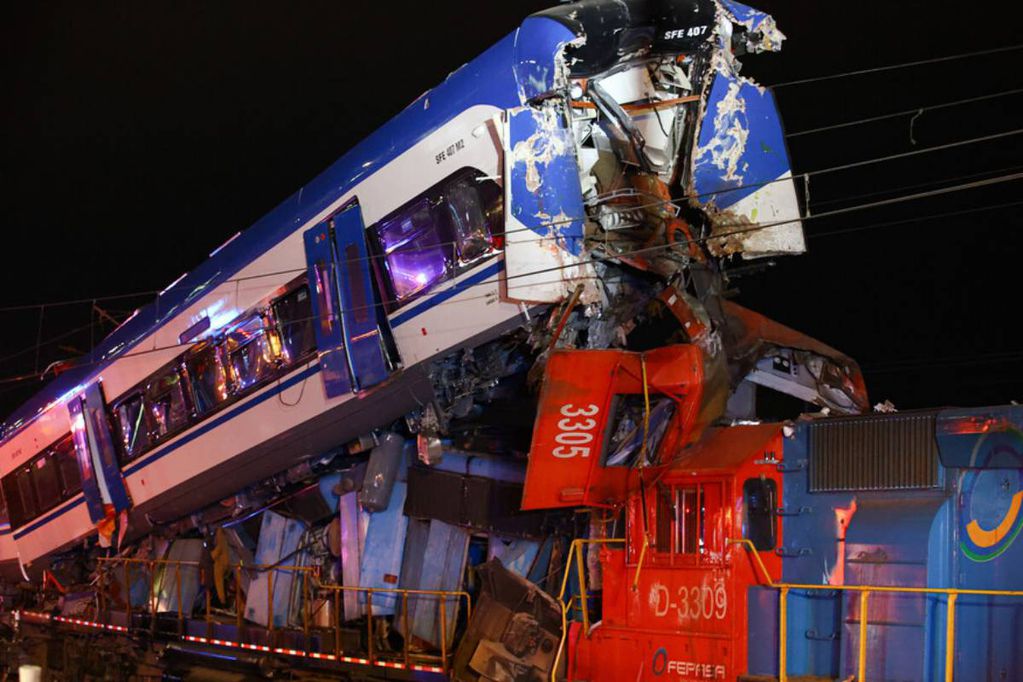 El acertado aviso de maquinista que salvó la vida de ocupantes de tren en San Bernardo: “ ¡Arranquen!”. FOTO: Aton.