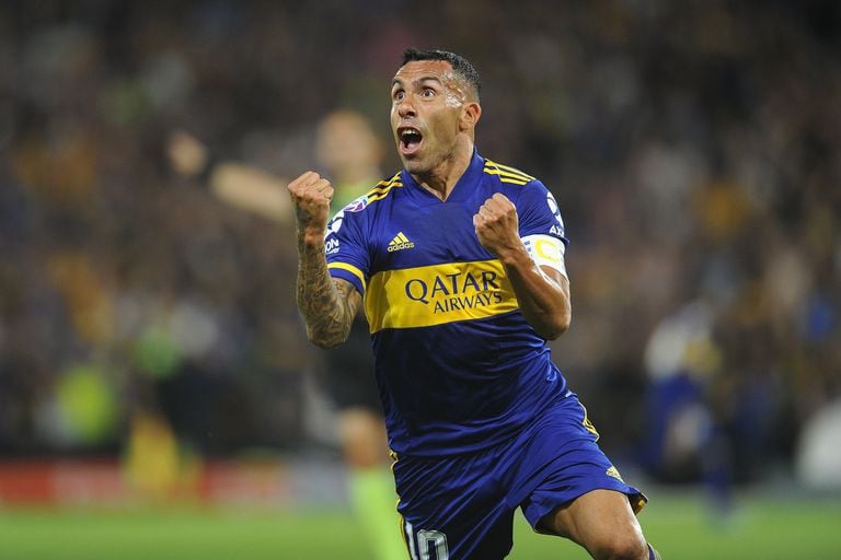 Polémica en el superclásico argentino: así Tévez abrió el marcador en el Boca-River