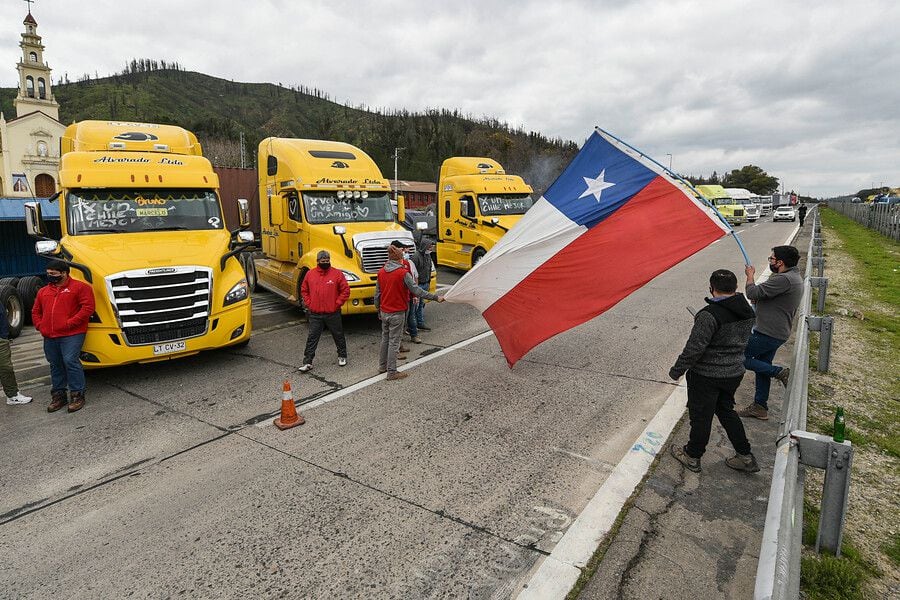 Camioneros exigen la vacuna: "Si no saliéramos, nadie tendría pan"