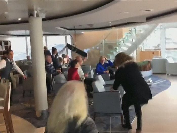 Pasajeros revelan dramática evacuación que sufrieron en el "Viking Sky"