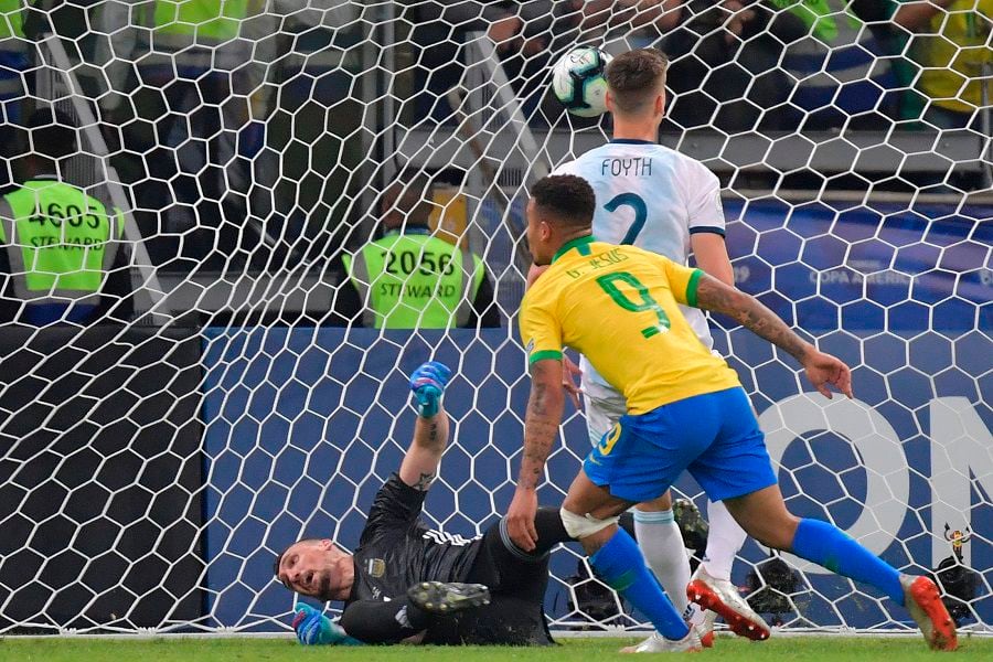 Brasil vence a Argentina y se mete en la final de Copa América