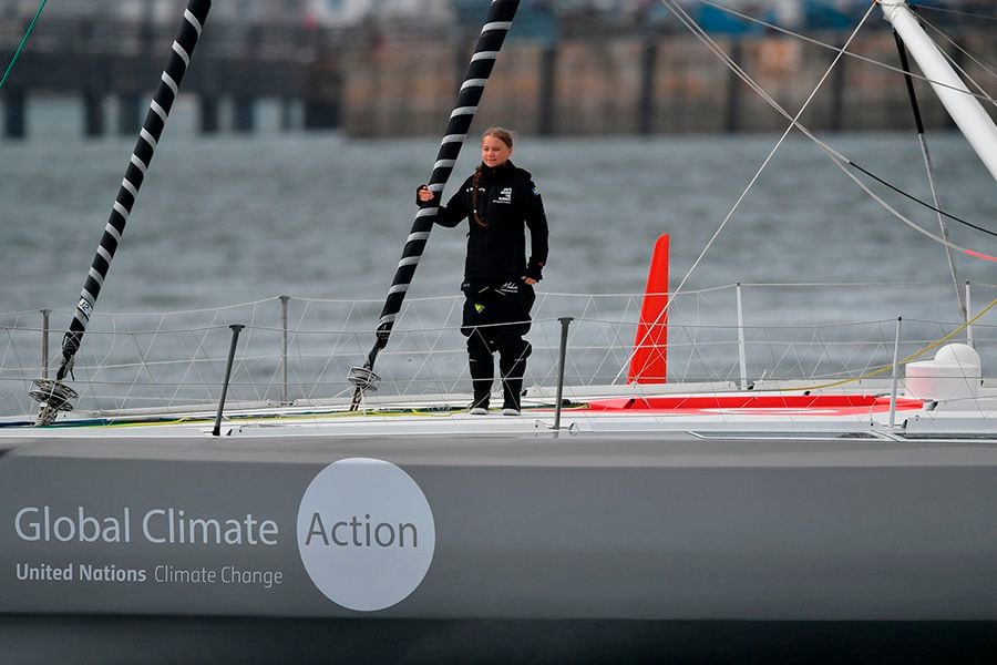 Greta Thunberg viró en U en su bote y se va directo a Madrid