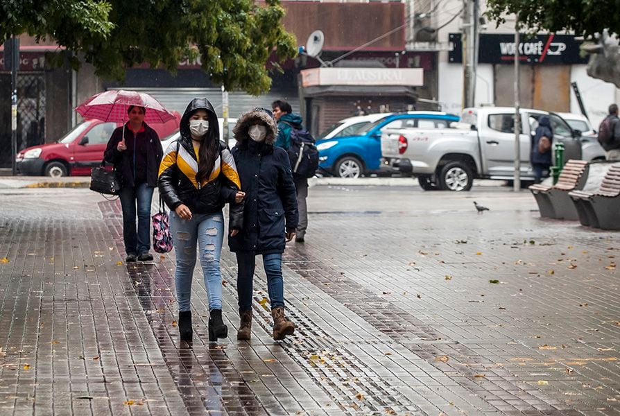 OSORNO : Con lluvia Alerta Sanitaria COVID-19