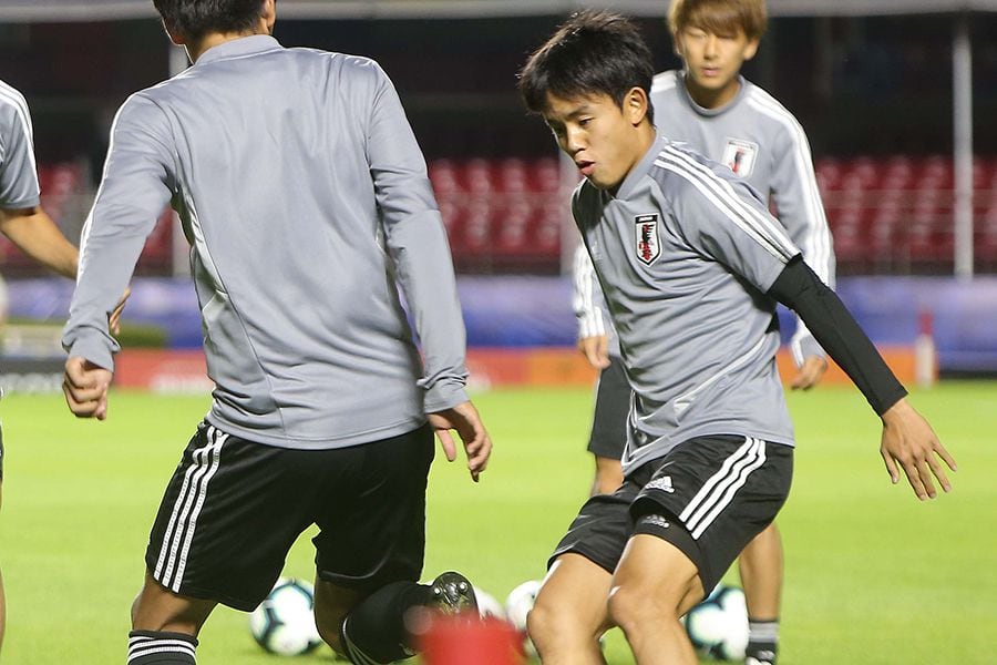 Takefusa Kubo: el Messi japonés driblea a Chile