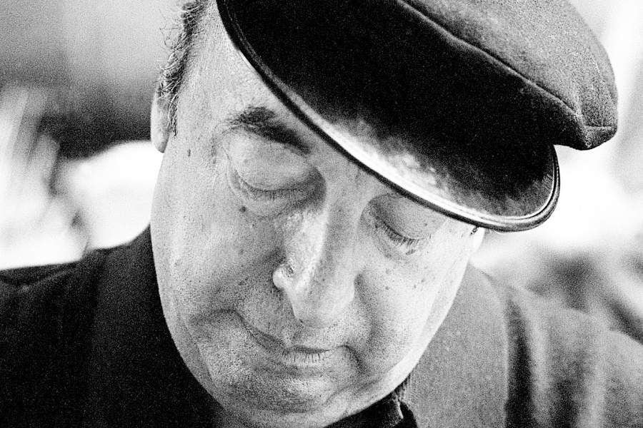 Libro italiano afirma que Pablo Neruda fue envenenado y asesinado