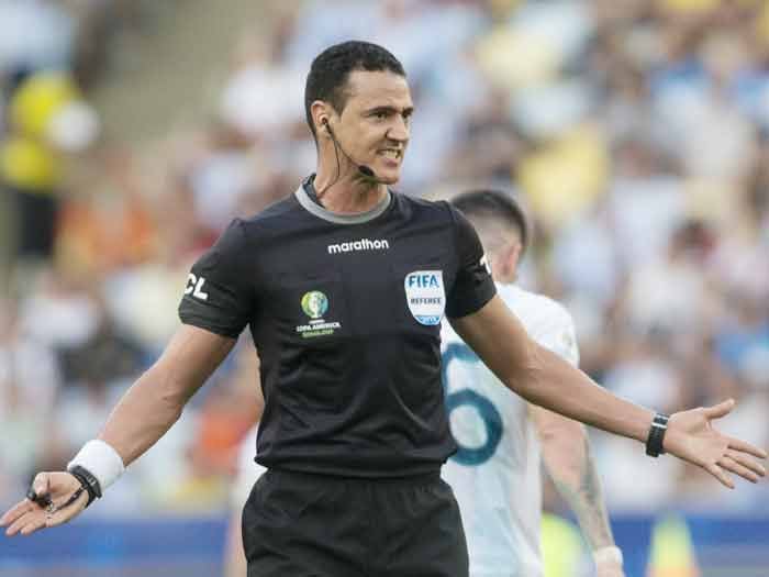 El colombiano Wilmar Roldán dirigirá la semifinal entre Chile y Perú