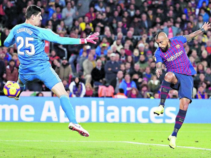 El primer gol de Arturo Vidal fue digno de un "King"