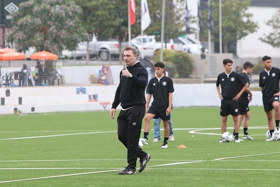 ENTRENAMIENTO UMBRO EN EL ESTADIO MONUMENTAL. EN EL CUAL PARTICIPO EL EX FUTBOLISTA DE COLO COLO, MARCELO BARTICCIOTTO.
