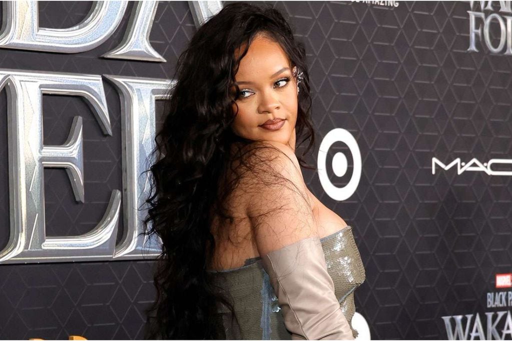 Dios te bendiga!”: las candentes fotos de Rihanna modelando su marca de ropa  interior | Espectáculos