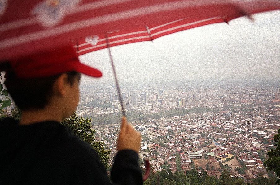 A destapar la canaleta: este finde se pronostica lluvia en Santiago