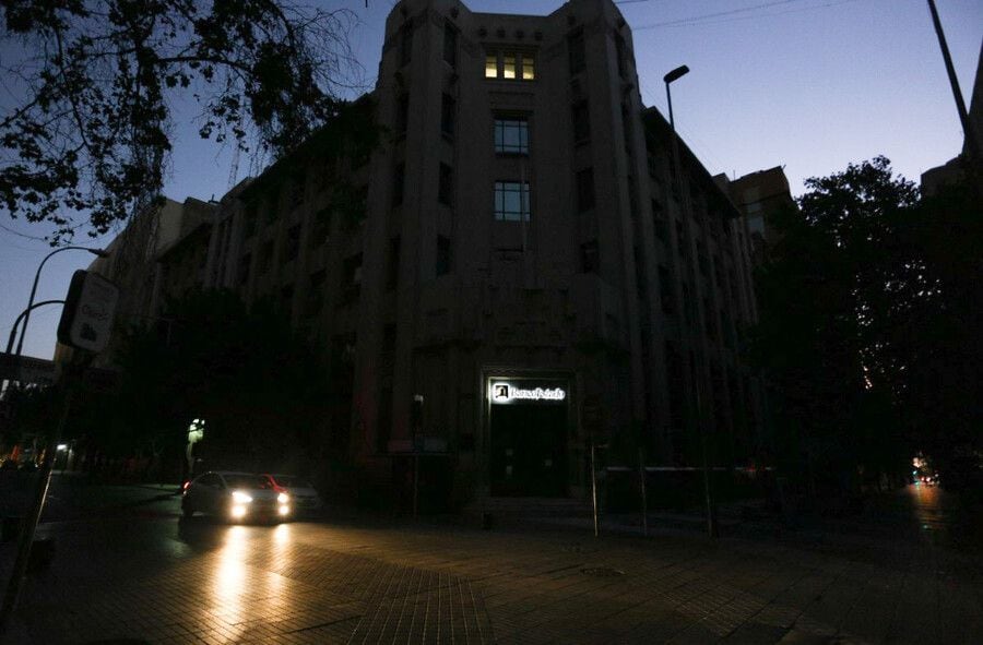 Superintendencia investiga corte de luz que afectó a casi un millón de hogares en Santiago