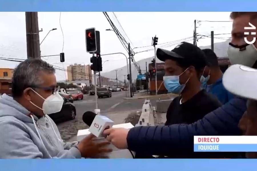 "Se me caen las lágrimas": vecino entregó inesperado obsequio a migrante en pleno despacho de CHV