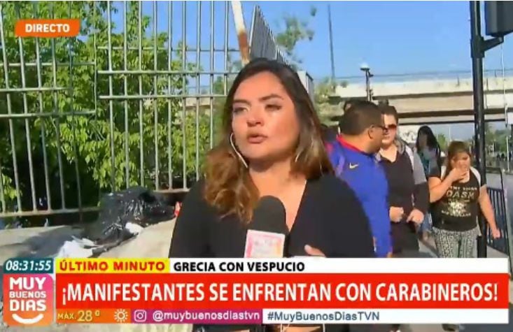 "Prensa burguesa": manifestante interrumpe despacho en vivo de TVN