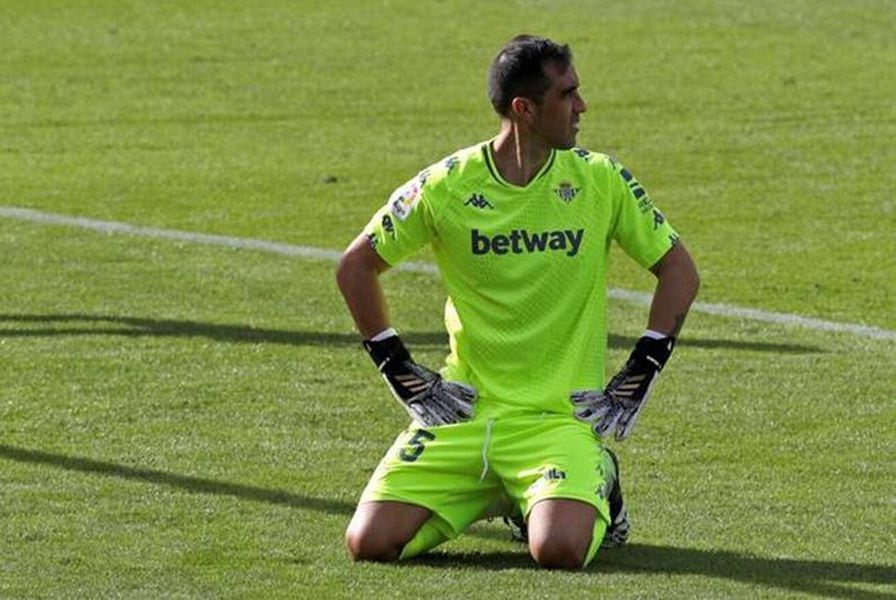 Pellegrini confirma que Claudio Bravo seguirá fuera de las canchas