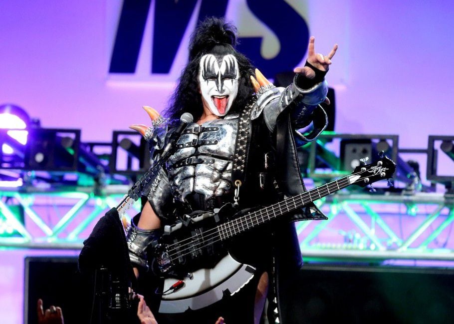 Gene Simmons de Kiss se contagió de covid y la banda posterga fechas de su gira