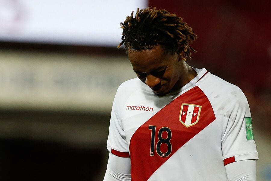 Perú pierde a André Carrillo para su duelo con la Roja