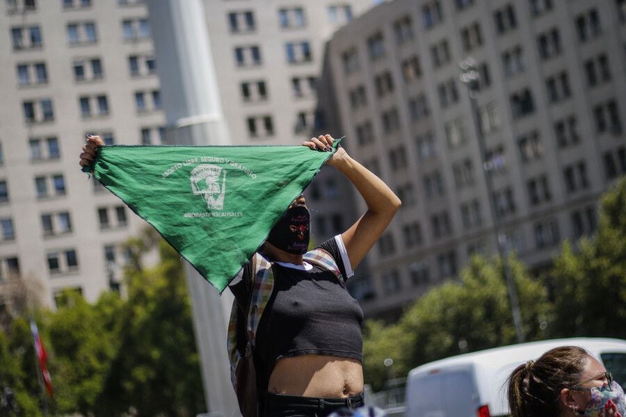 Frente Amplio retira su apoyo a candidata por dichos en contra del aborto