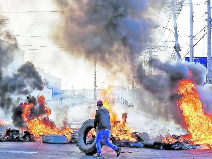 Caos vial y enfrentamientos en Talcahuano por la Ley de la Jibia