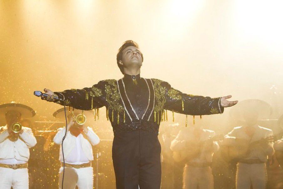 TVN estrenará serie basada en la vida de Juan Gabriel a cinco años de su muerte