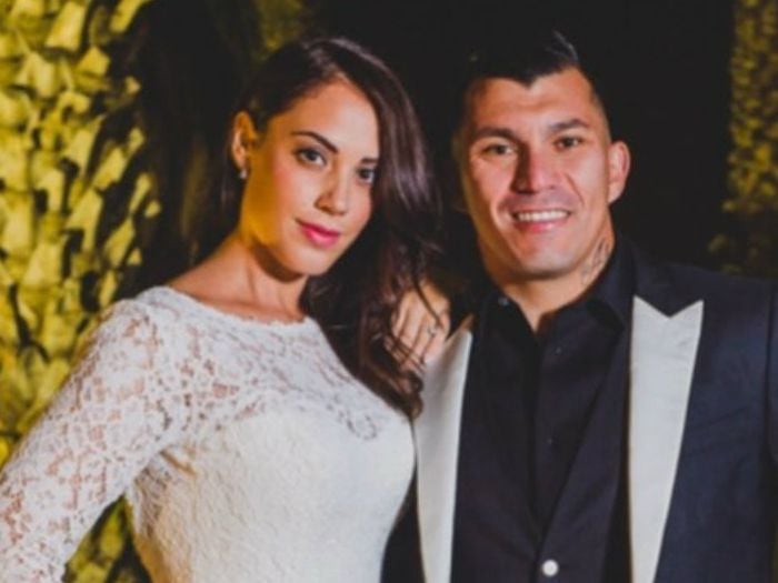 Puro amor: Gary Medel se tatuó a su esposa en la pierna derecha