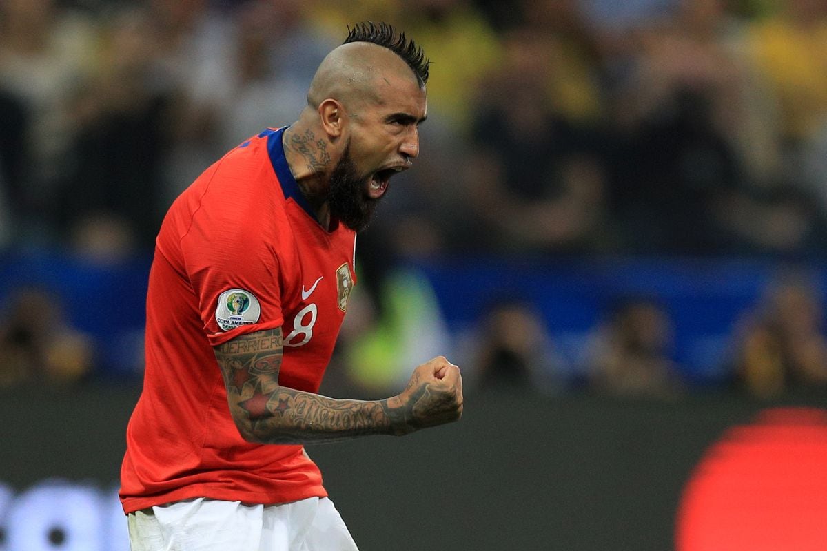 Vidal quiere un DT chileno para La Roja y se lo hizo saber a la ANFP