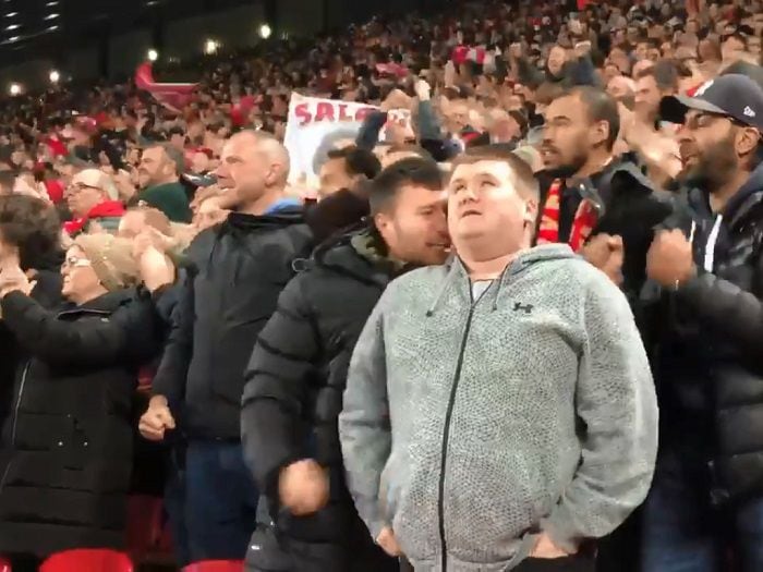 [Video] Fanático del Liverpool relató gol a su amigo ciego