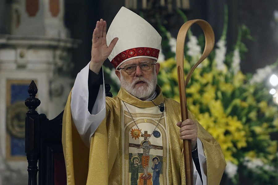 Monseñor Celestino Aos preside la misa de Resurreccion

