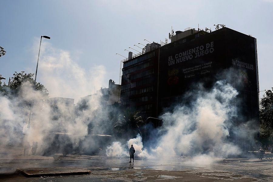 Disturbios se genera en Plaza Italia 