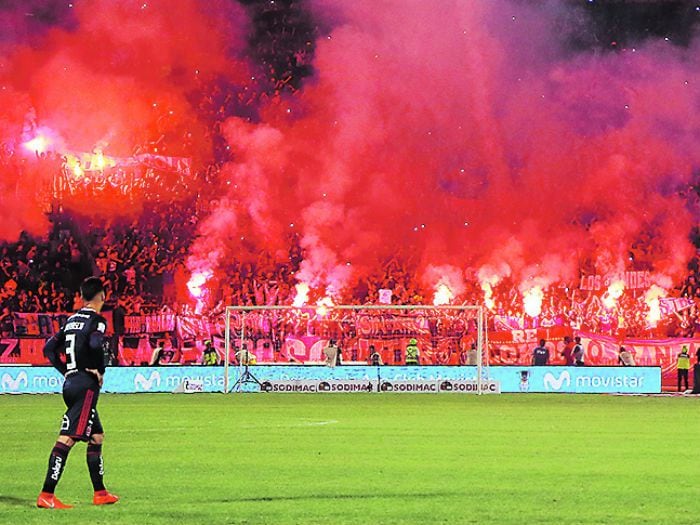 La ilusión azul se hizo humo en la galería