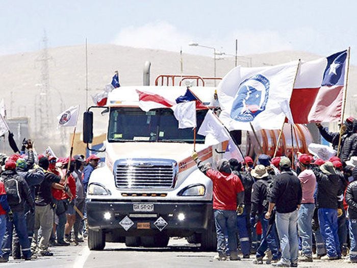 Trabajadores de La Escondida aprobaron la huelga