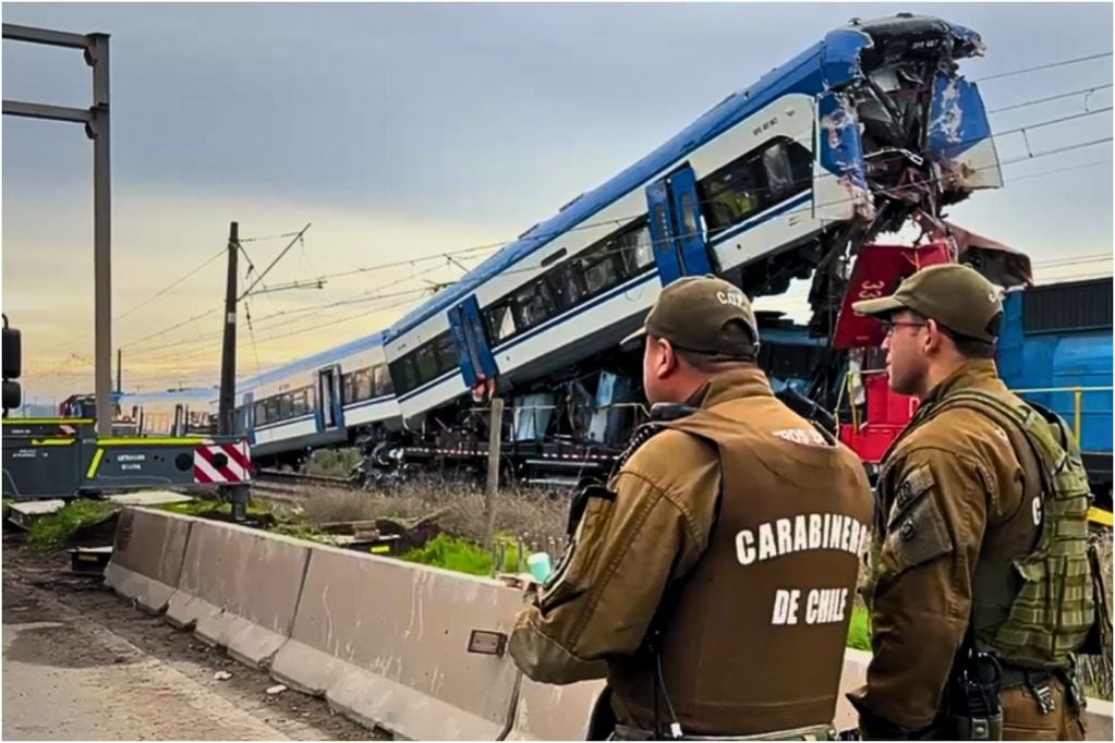 Maquinista y funcionario de EFE quedan detenidos tras fatídico choque de trenes en San Bernardo. Foto CHV.