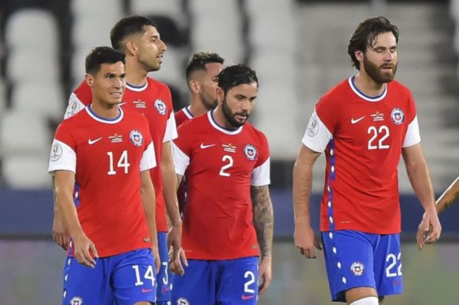 Con sorpresas en titulares: La Roja se prepara para su duelo ante Paraguay