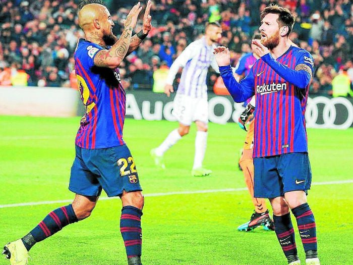 Barcelona de Vidal vence a Valladolid con polémico penal