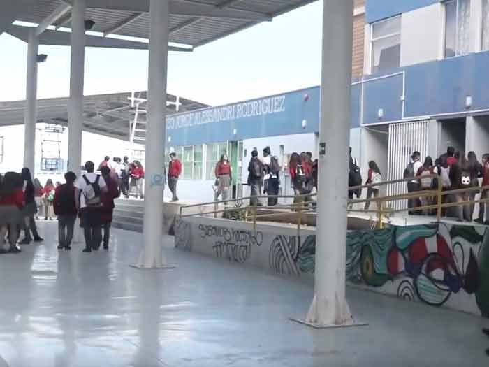 Tribunal prohíbe a alumnos usar sus celulares al interior del liceo de Calama