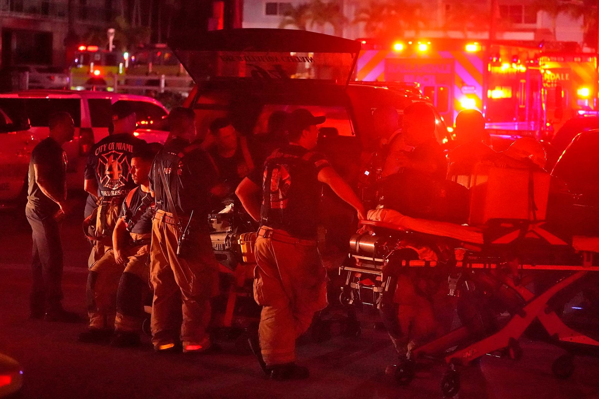 Biden aprueba estado de emergencia en Florida tras derrumbe de edificio