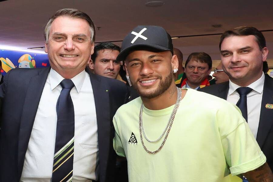 Hasta Jair Bolsonaro salió en apoyo de Neymar por los insultos racistas