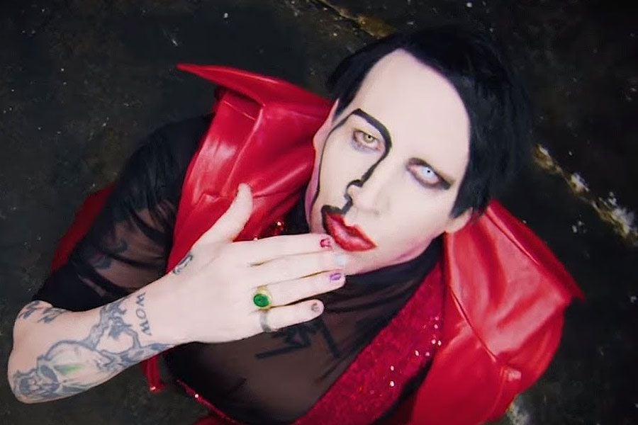 Una antigua asistente de Marilyn Manson presentó una demanda que detalla los abusos del músico