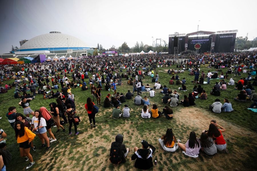 Lollapalooza Chile confirma los horarios de los shows y la baja de Phoebe Bridges