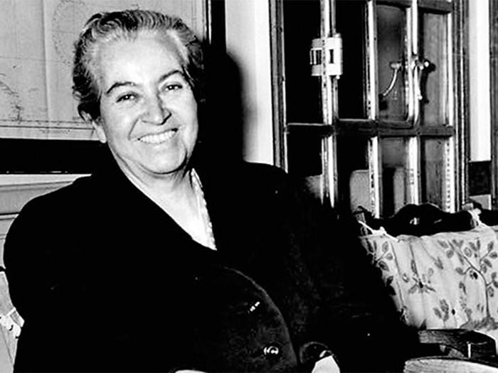 Gabriela Mistral figura entre las 50 mujeres "que cambiaron la historia del mundo"