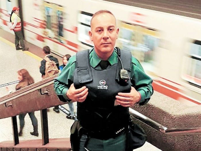 Guardia de Metro se graduó de héroe