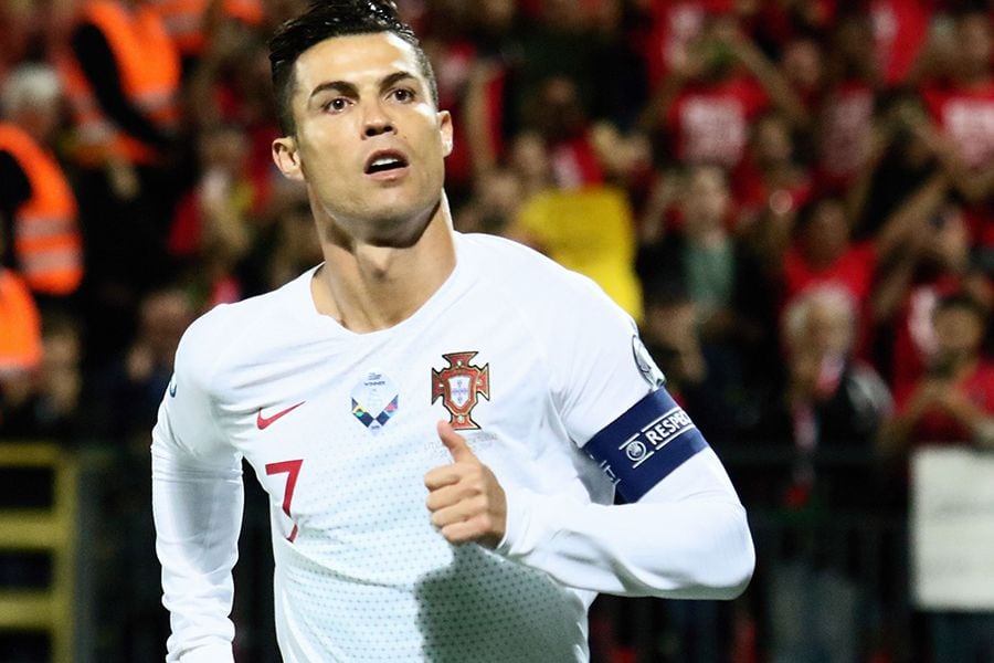 Cristiano Ronaldo "no tiene en sus planes" regresar a Portugal "de momento"