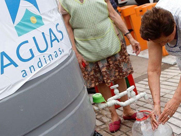 Corte de servicio dejará sin agua a miles de santiaguinos