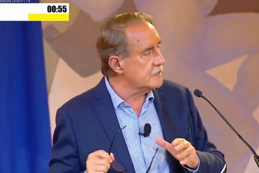 "He sentido el deseo de retirarme...": Eduardo Artés sorprendió con irónica respuesta en pleno debate presidencial