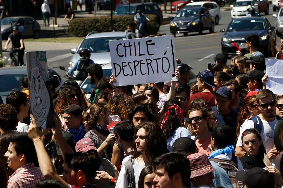 Manifestación pacifica en Manquehue