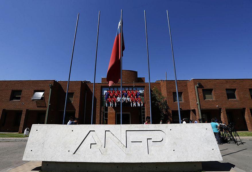 Sede de la ANFP sin sus banderas de los respectivos clubes de Chile