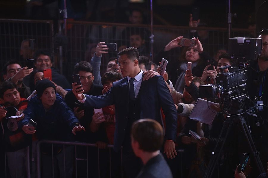 Alexis Sánchez juntó a Bravo y Díaz en su alfombra roja