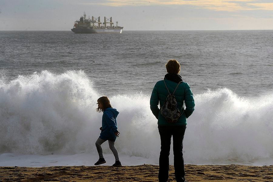 Municipio de Viña llama a la precaución por presencia de fuertes marejadas