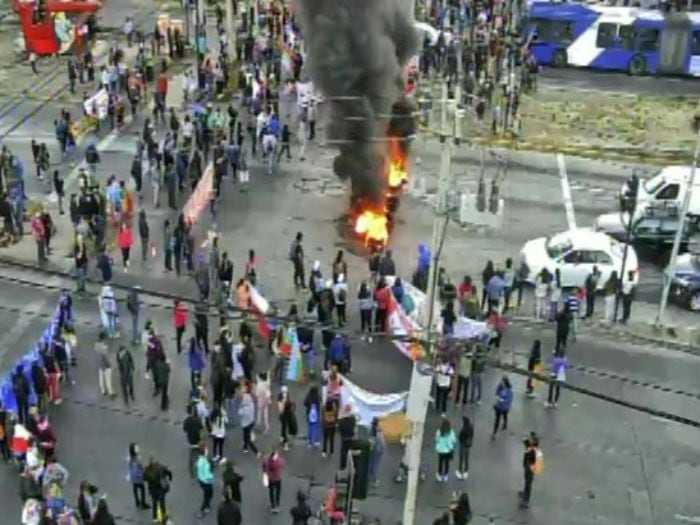 Manifestaciones se registran en distintos puntos de Santiago