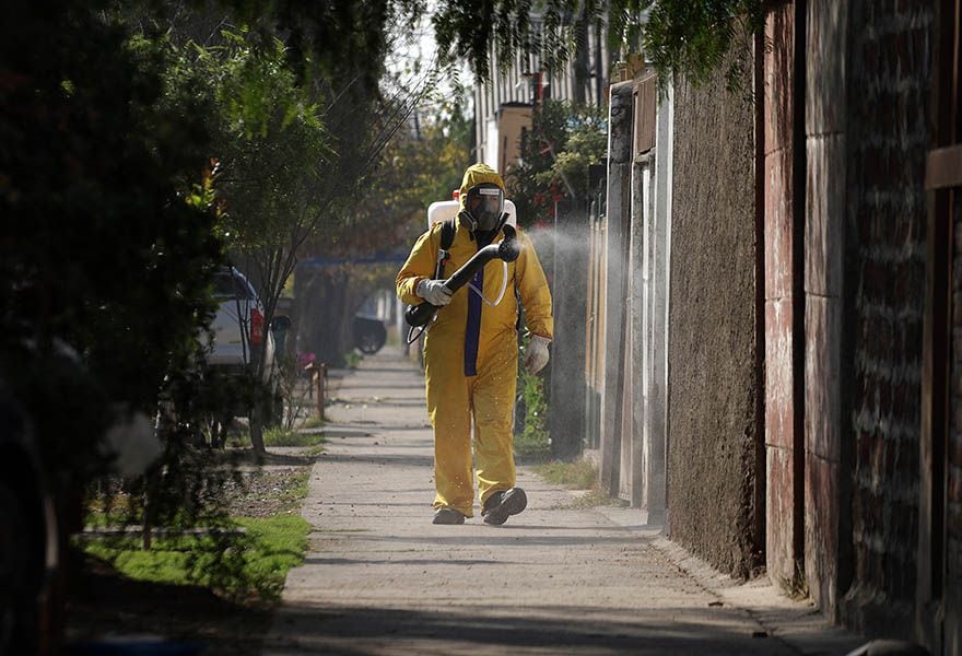 Hombre de 49 años murió contagiado de Covid-19 en la vía pública en la comuna de Lo Espejo